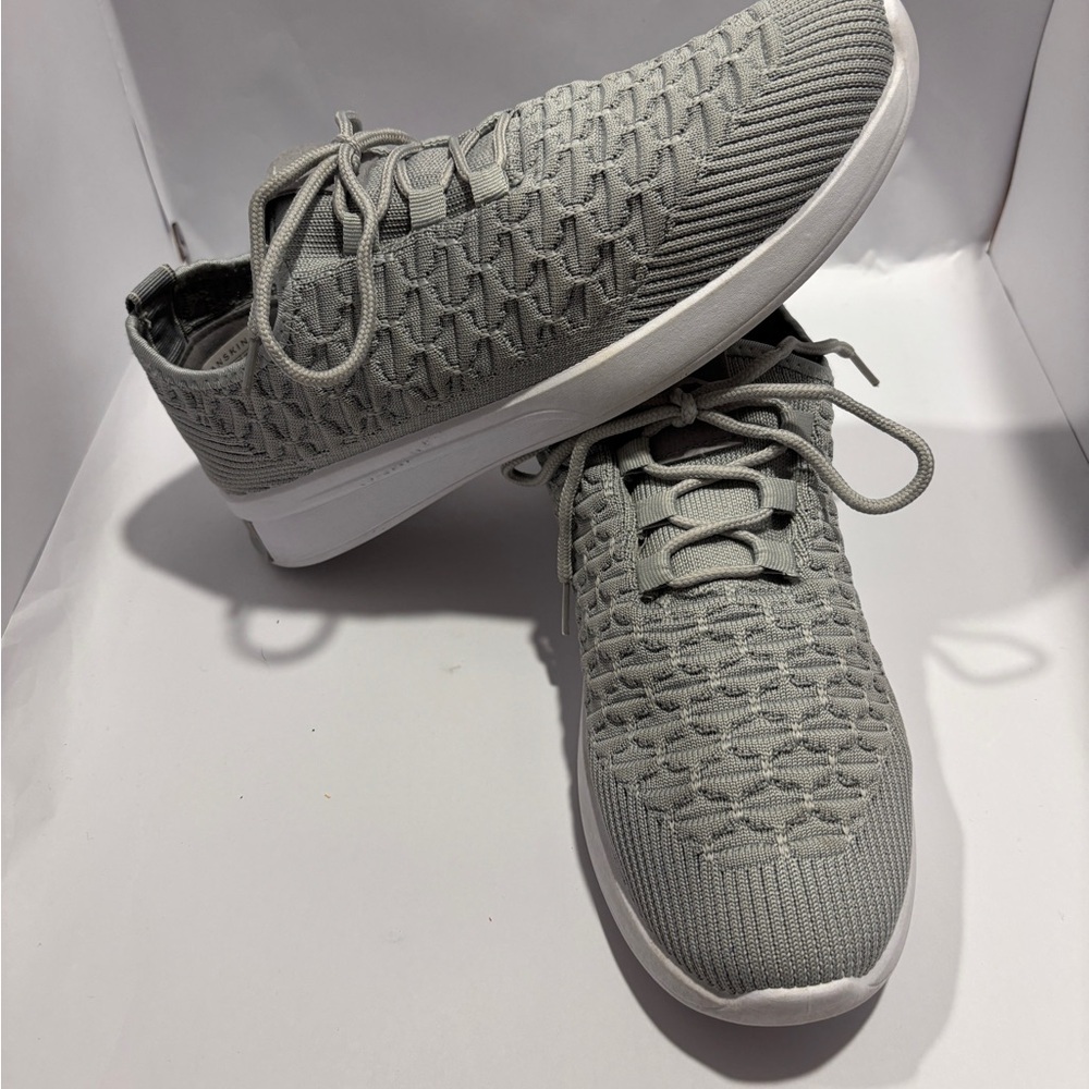 Danskin Gray Knit Sneaker Women’s Size 10 Lightweight Comfort Walking Athleisure - Picture 3 of 6